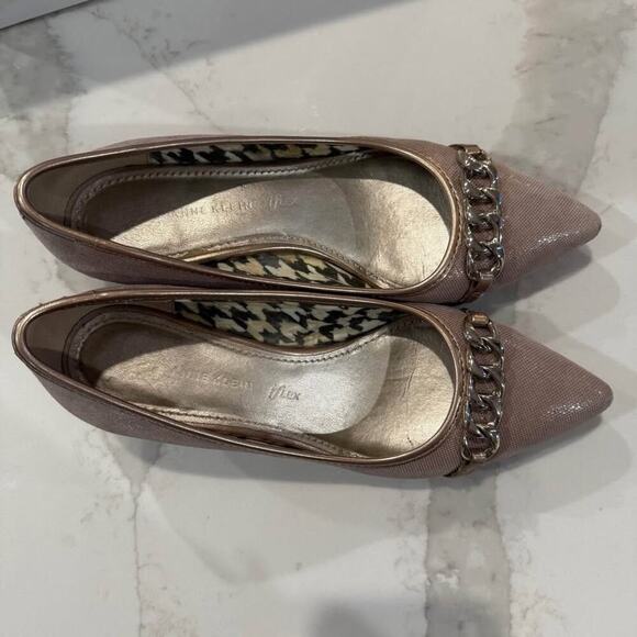 Anne Klein iFlex Pointed Toe Leather Kitten Heels Womens 7.5M Taupe Chain Accent - Picture 6 of 10